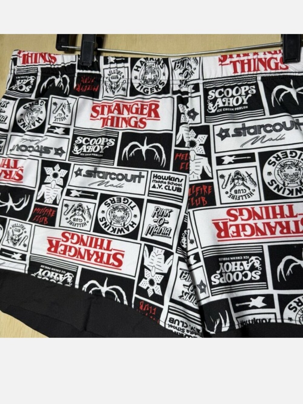 Stranger Things Pajama Set - Picture 4 of 5